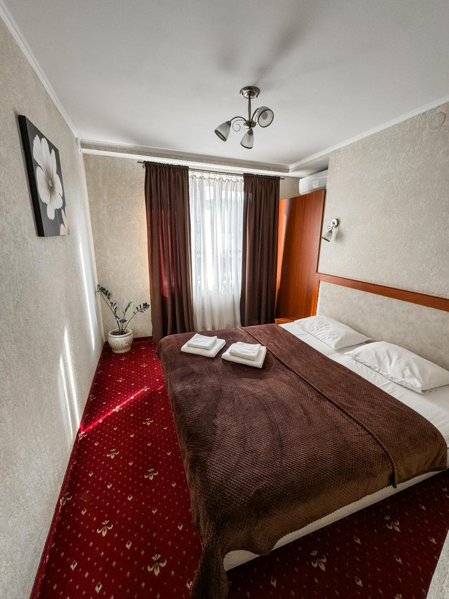 Apartments Deluxe Ivano-Frankivsk Exteriör bild